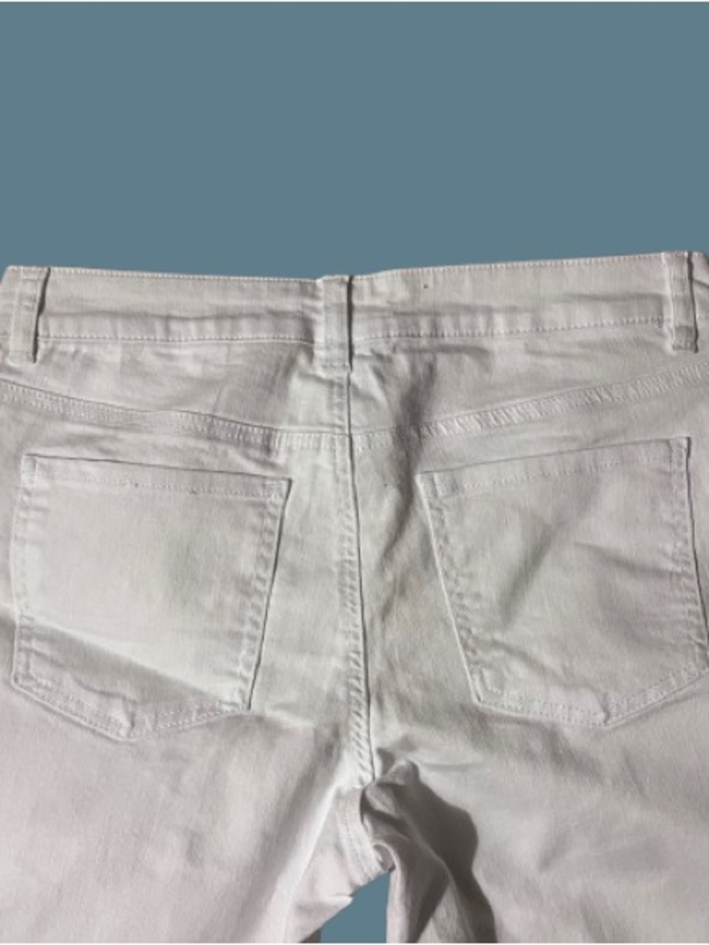 d. jeans White Mid-Length Cuffed Women's Shorts NWT Size 10 - Picture 4 of 5